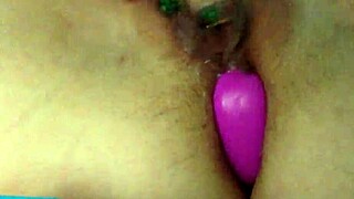 whoa buttplug slips right out during outdoor walk