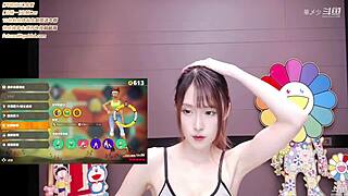 Sexy Korean BJ Dance Seduces with Rhythm!