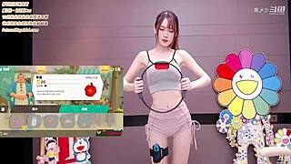 Sexy Korean BJ Dance Seduces with Rhythm!