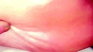 wanna lick your sexy girlfriend's toes baby