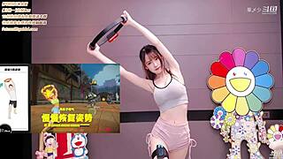 Sexy Korean BJ Dance Seduces with Rhythm!