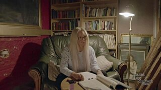 Geek louise lee gets horny during ttrpg, begs for anal ride?