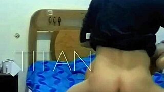 ella es mi puta de halloween con tetas enormes