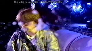 kurt cobain spits at globo cameras hollywood rock