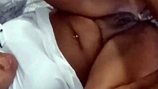 cuzinho guloso piscando plug anal