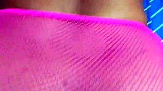 cuzinho guloso piscando plug anal