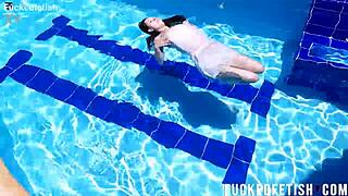 Yessica bunny post contractions underwater