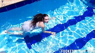 Yessica bunny post contractions underwater