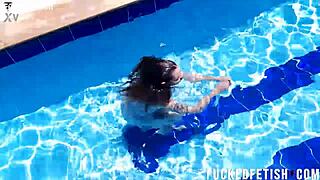 Yessica bunny post contractions underwater