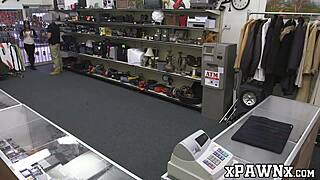 Broker pays cutie for cock service