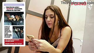 policial gostosa levou uma grande dura na buceta e no cuzinho