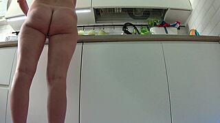 Cooking naked in the kitchen 31952