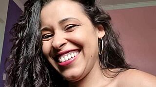 Joi - morena gostosa mandando voce gozar pra ela